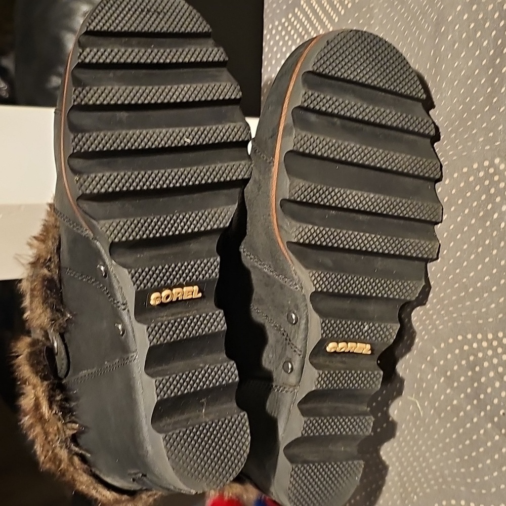 Sorel Joan of Arctic wedge ankle boots...very good....size 7..free shipg - Picture 6 of 8